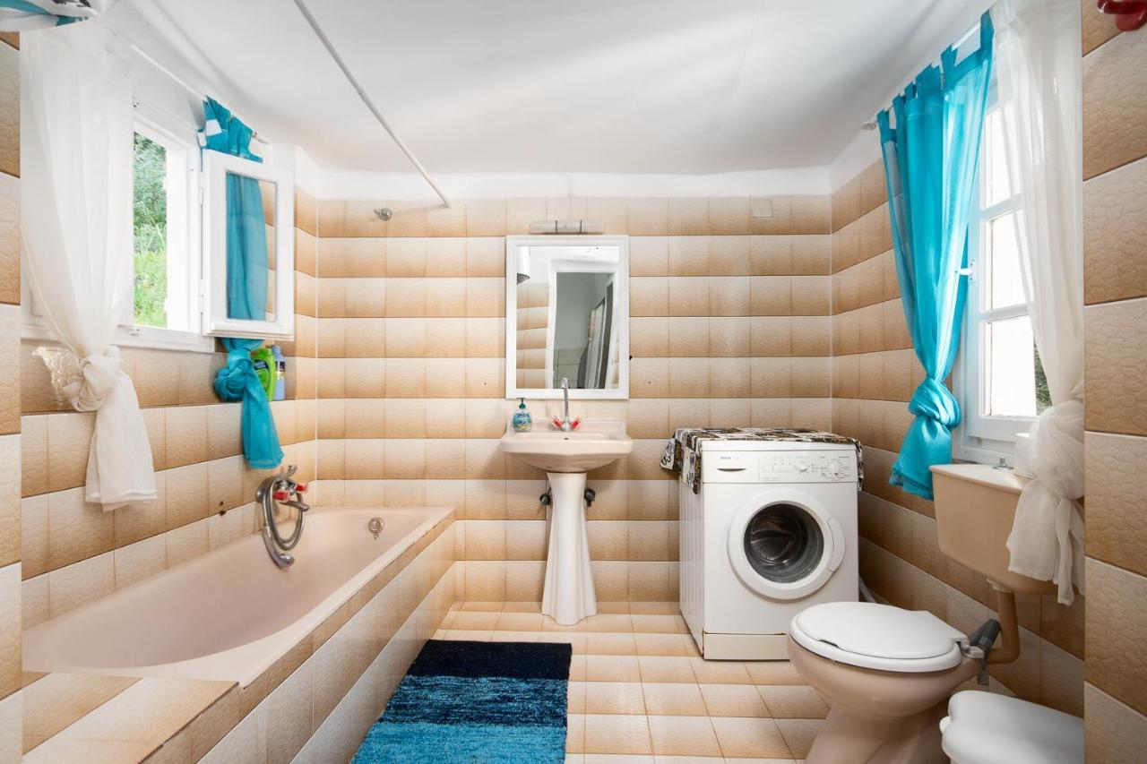 Villa Spiaggia Bianca Dafnila Екстериор снимка